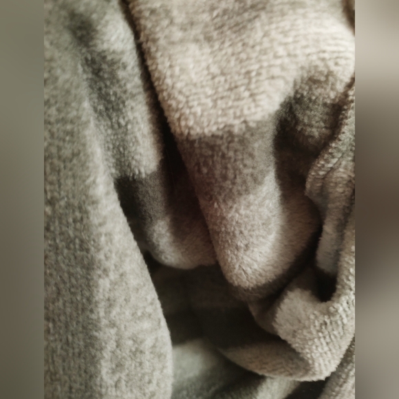 Avalanche Women's Outdoor Supply Pullover. XL - Picture 5 of 10